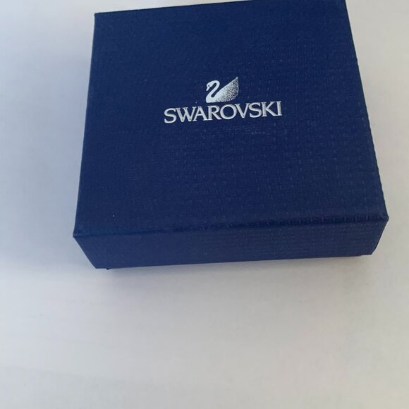 Women's Swarovski Knot Voile Bangle Bracelet - Picture 7 of 7